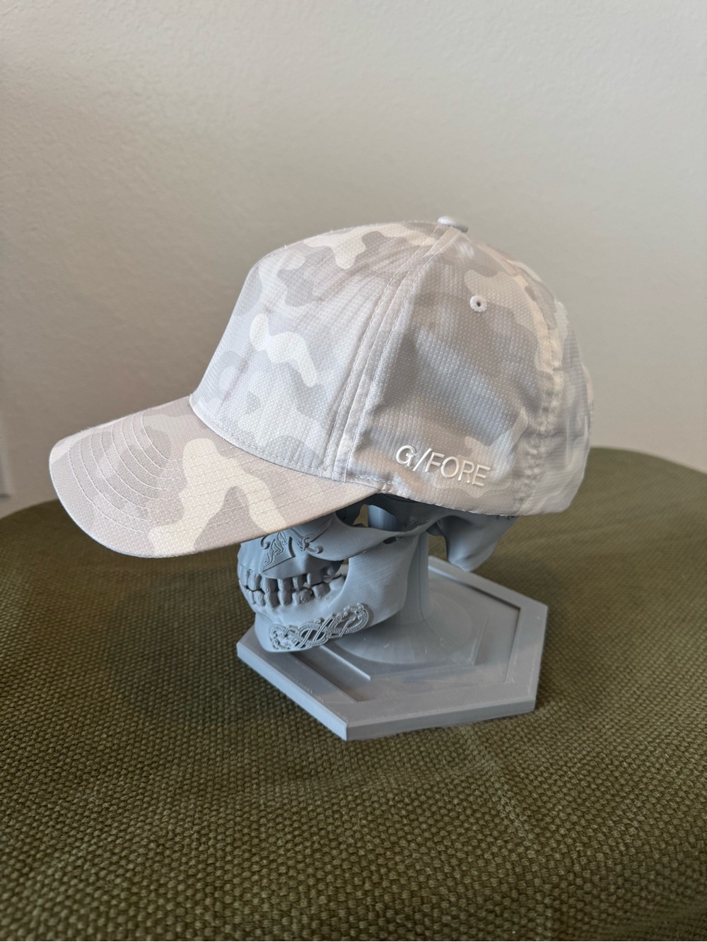 G/FORE Camo Ripstop Quick Turn Snapback Golf Hat in Snow